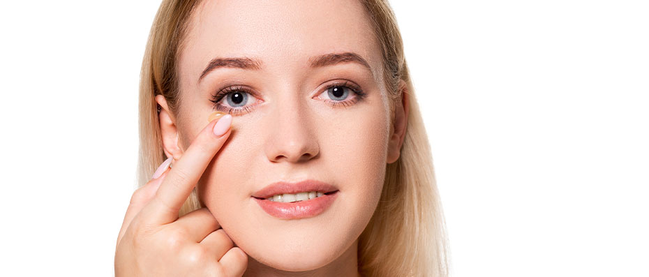 What Is the Ideal Age Range for Eyelid Aesthetic Surgery?